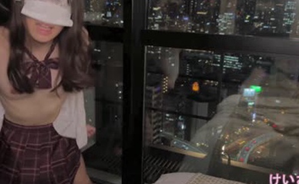 ほぼ処女の19歳に泣くまで中出し｜都会の高層階ホテルで興奮した男に泣くまでお尻叩かれるSMセックス｜生中出し｜パイパン｜素人カップル｜日本人｜アジア人｜けいさな