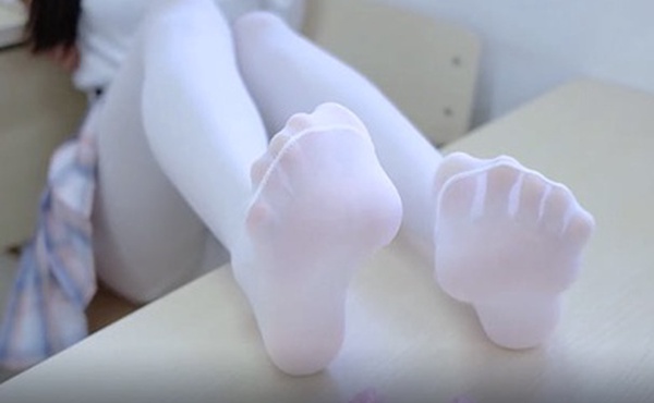 性感的大腿色诱到你吗