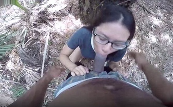 激情户外台湾医科大美眉凯伦南美洲和当地原住民体验丛林野战