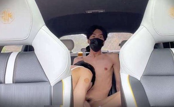 亚洲网黄网黄杨杨和男闺蜜車震后入爆菊