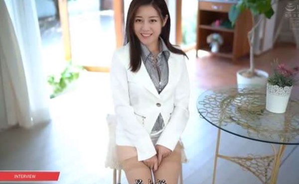 迪丽热巴白色套装