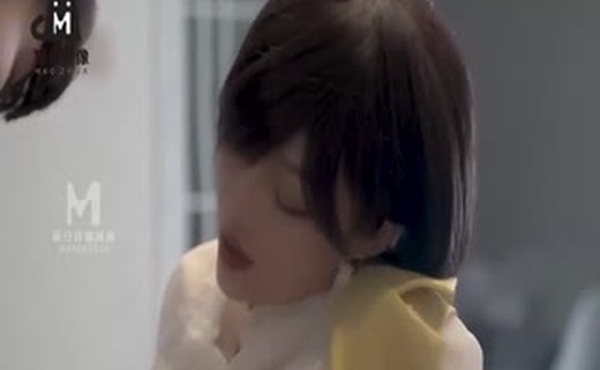 顾桃桃女记者实况骚播_报复逆袭3P激操