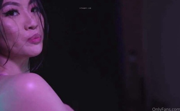 迷恋黑人巨屌的亚裔女神亚裔