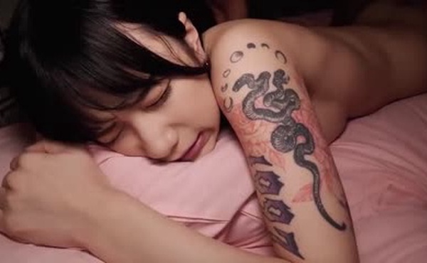 EKDV-706新しくできた彼女と初めてエッチするためラブホに来たら想像以上のエロビッチでケモノの如くヤリまくりました柊ゆうき