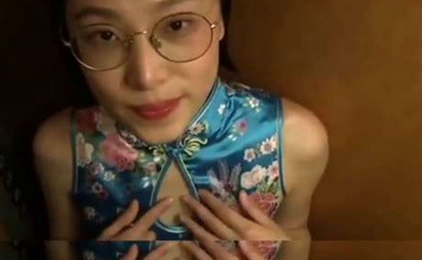 眼镜留学生刘月跟导师的性爱视频