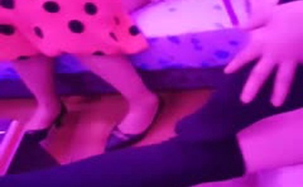 海外足疗探花路边的华人野鸡店伺候老外啪啪实录连续两场性爱小房间里的双飞啪啪各种爆草抽插