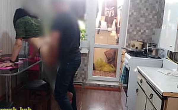 丈夫洗澡妻子被最好的朋友干了