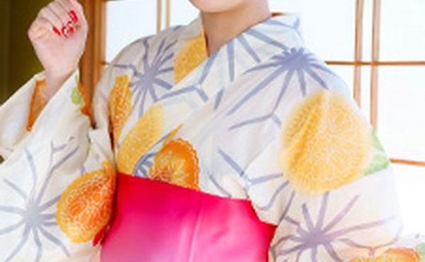 浴衣乱七八糟被大叔调教的温泉约会 樫野里奈