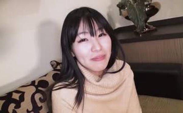 美腿女孩第一次尝试剃毛 关口雅子