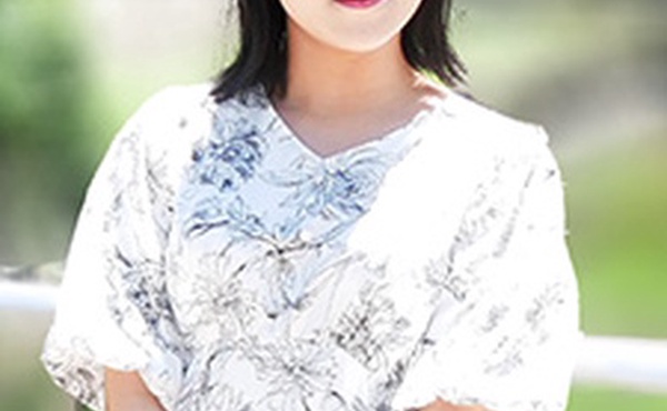 素人AV采访～清纯紧致的素人少女的第一次AV～森诚