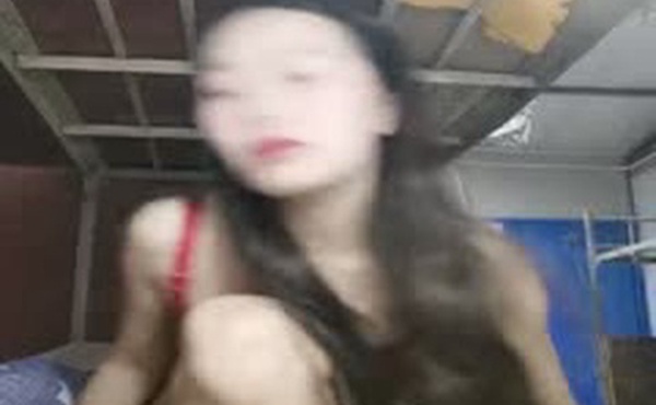 雪儿r粉在工地宿舍被工友狂干